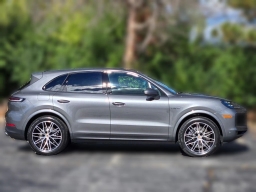 Porsche Cayenne E-Hybrid AWD 2026