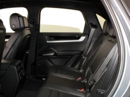 Porsche Cayenne E-Hybrid AWD 2026