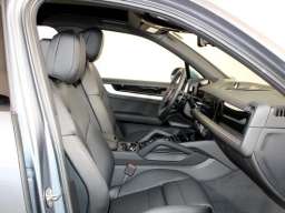 Porsche Cayenne E-Hybrid AWD 2026