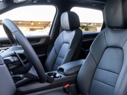 Porsche Cayenne E-Hybrid AWD 2026