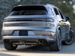 Porsche Cayenne E-Hybrid AWD 2026