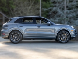 Porsche Cayenne E-Hybrid AWD 2026
