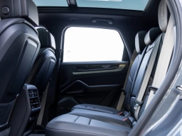 Porsche Cayenne E-Hybrid AWD 2026
