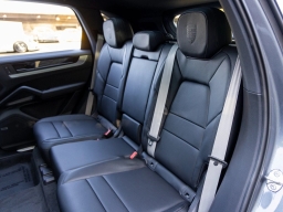 Porsche Cayenne E-Hybrid AWD 2026