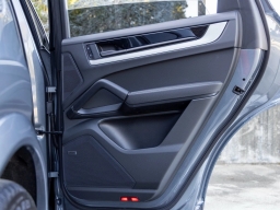 Porsche Cayenne E-Hybrid AWD 2026