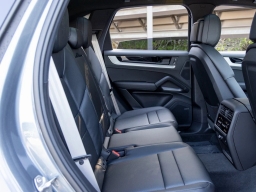 Porsche Cayenne E-Hybrid AWD 2026