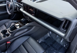 Porsche Cayenne E-Hybrid AWD 2026