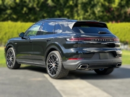 Porsche Cayenne E-Hybrid AWD 2026