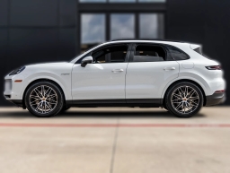 Porsche Cayenne E-Hybrid AWD 2026