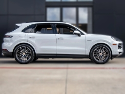 Porsche Cayenne E-Hybrid AWD 2026