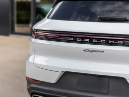 Porsche Cayenne E-Hybrid AWD 2026