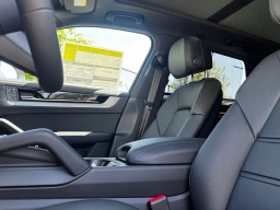 Porsche Cayenne E-Hybrid AWD 2026