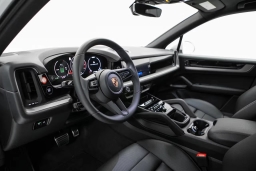 Porsche Cayenne E-Hybrid AWD 2026