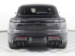 Porsche Macan Electric GTS AWD 2026