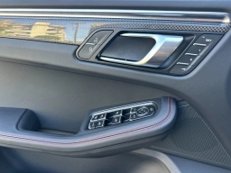 Porsche Macan GTS AWD 2026