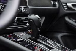 Porsche Macan GTS AWD 2025