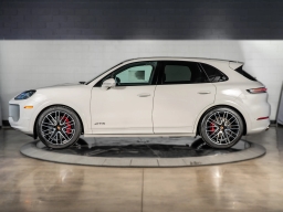 Porsche Cayenne GTS AWD 2026