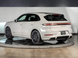 Porsche Cayenne GTS AWD 2026