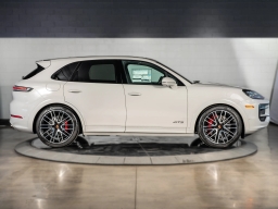 Porsche Cayenne GTS AWD 2026