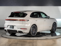 Porsche Cayenne GTS AWD 2026