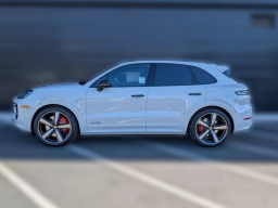 Porsche Cayenne GTS AWD 2026