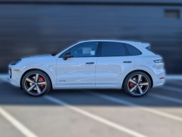 Porsche Cayenne GTS AWD 2026