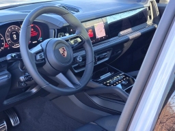 Porsche Cayenne GTS AWD 2026