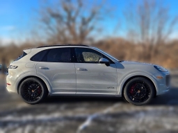 Porsche Cayenne GTS AWD 2026