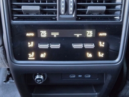 Porsche Cayenne GTS AWD 2026