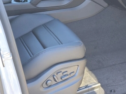Porsche Cayenne GTS AWD 2026