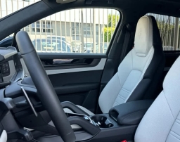 Porsche Cayenne GTS AWD 2026