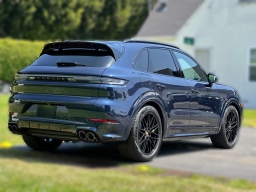 Porsche Cayenne GTS AWD 2026