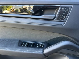 Porsche Cayenne GTS AWD 2026