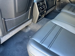Porsche Cayenne GTS AWD 2026