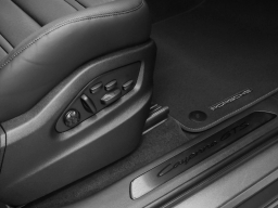 Porsche Cayenne GTS AWD 2026