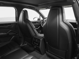 Porsche Cayenne GTS AWD 2026