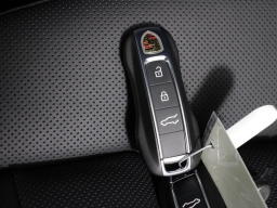 Porsche Cayenne S AWD 2026