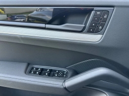 Porsche Cayenne S AWD 2026