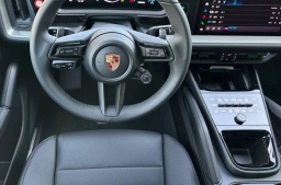 Porsche Cayenne S AWD 2026