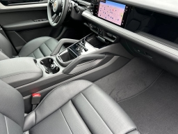 Porsche Cayenne S AWD 2026