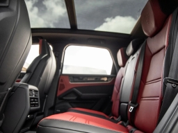 Porsche Cayenne S AWD 2026