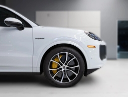 Porsche Cayenne Turbo E-Hybrid AWD 2026