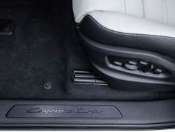 Porsche Cayenne Turbo E-Hybrid AWD 2026