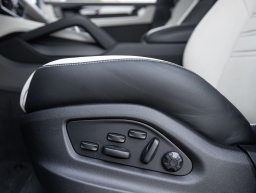 Porsche Cayenne Turbo E-Hybrid AWD 2026