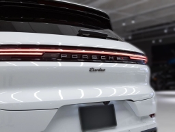 Porsche Cayenne Turbo E-Hybrid AWD 2026