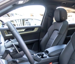 Porsche Cayenne Base Coupe AWD 2026