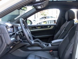 Porsche Cayenne Base Coupe AWD 2026