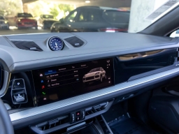 Porsche Cayenne Base Coupe AWD 2026