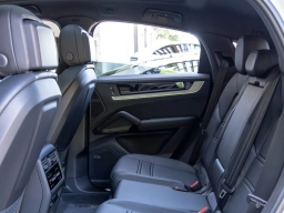 Porsche Cayenne Base Coupe AWD 2026
