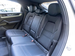 Porsche Cayenne Base Coupe AWD 2026